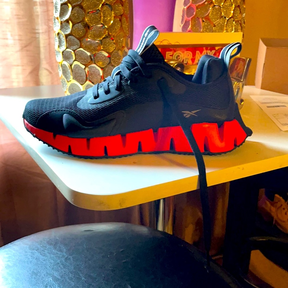 Men running shoe